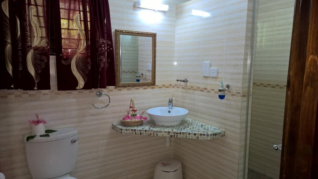 Etoile Labrine Guest House La Digue Ruang foto