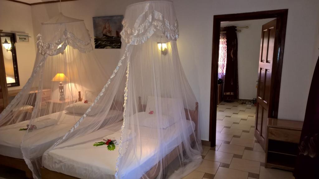 Etoile Labrine Guest House La Digue Ruang foto