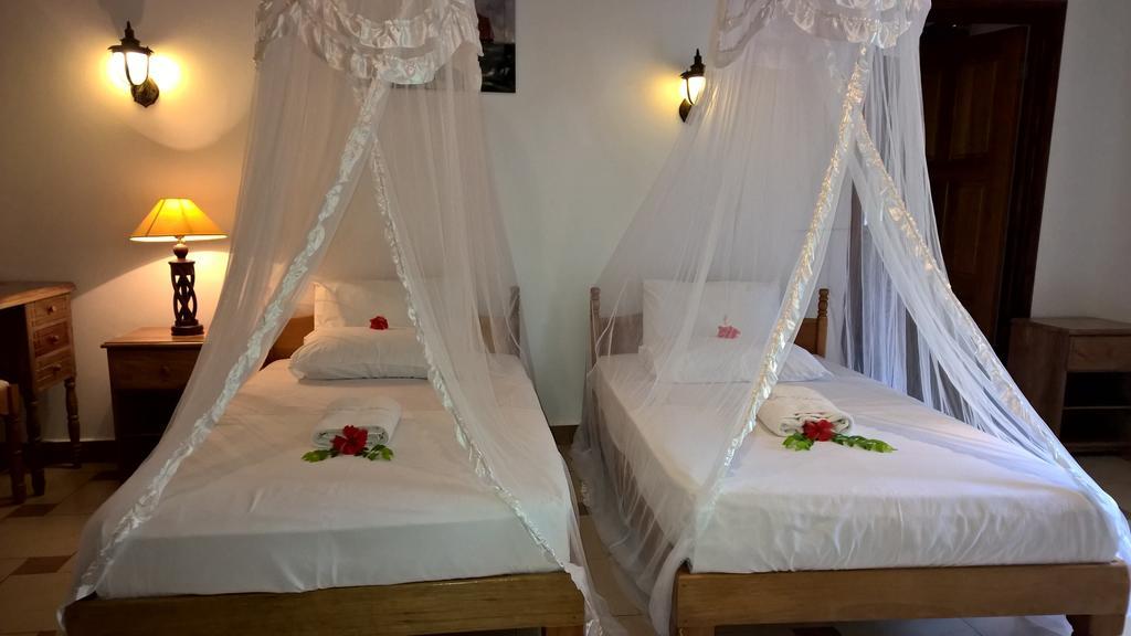 Etoile Labrine Guest House La Digue Ruang foto