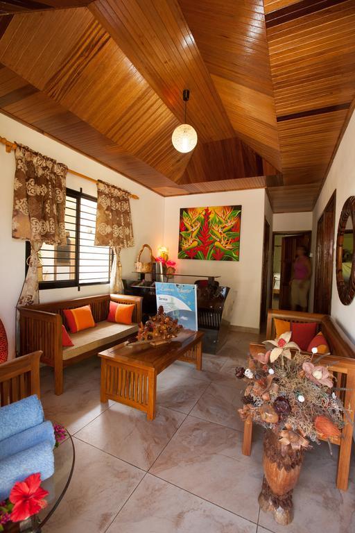 Etoile Labrine Guest House La Digue Bagian luar foto