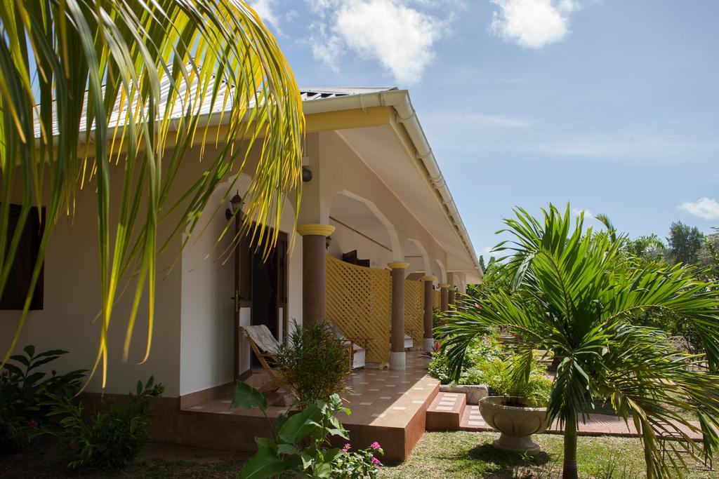 Etoile Labrine Guest House La Digue Bagian luar foto