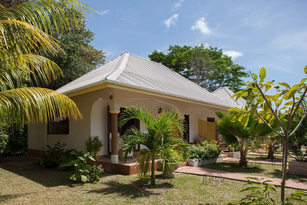 Etoile Labrine Guest House La Digue Bagian luar foto