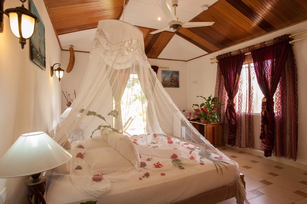 Etoile Labrine Guest House La Digue Ruang foto