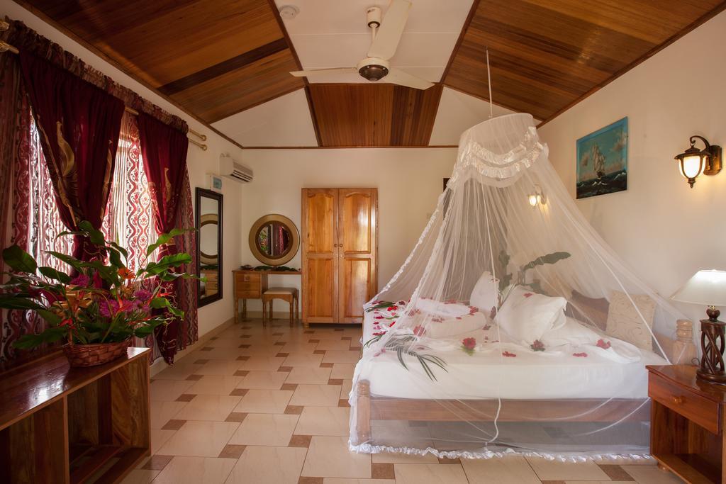 Etoile Labrine Guest House La Digue Bagian luar foto