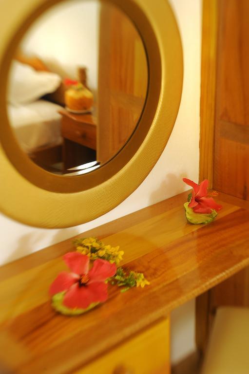 Etoile Labrine Guest House La Digue Ruang foto